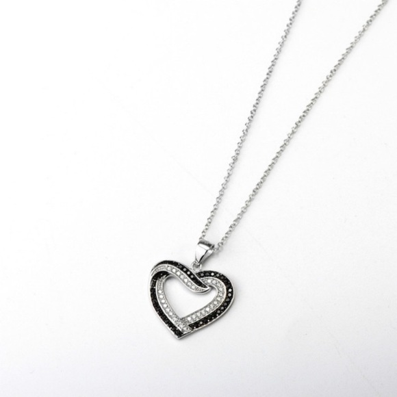 Stunning Black & White Crystal Heart Pendant Chain - Picture 2 of 5